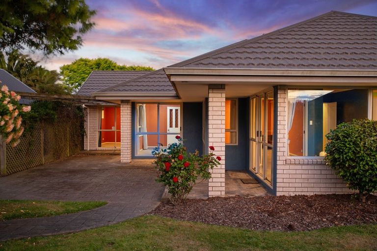 Photo of property in 43 Aston Drive, Waimairi Beach, Christchurch, 8083