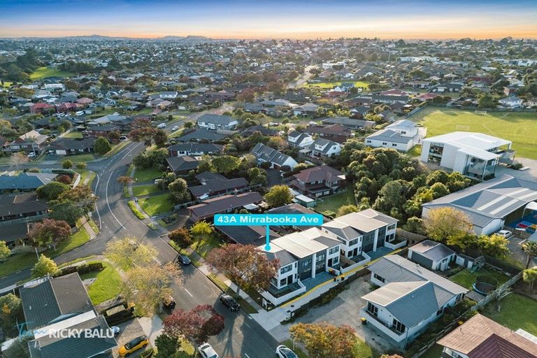 Photo of property in 43a Mirrabooka Avenue, Botany Downs, Auckland, 2010