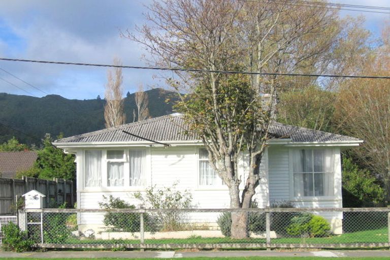 Photo of property in 408 George Street, Stokes Valley, Lower Hutt, 5019