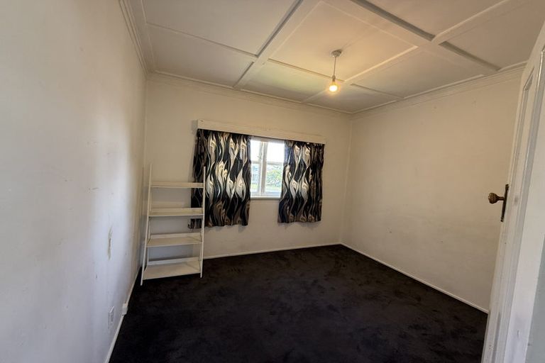 Photo of property in 13 Akarana Avenue, Mount Roskill, Auckland, 1041