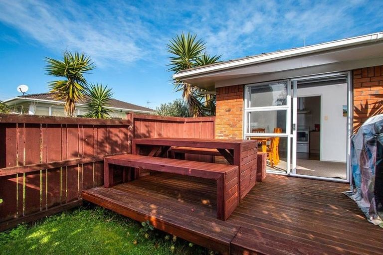 Photo of property in 1/12 Walter Street, Hauraki, Auckland, 0622