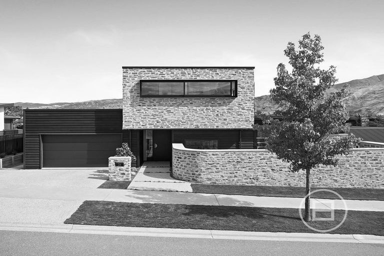 Photo of property in 34 Minaret Ridge, Wanaka, 9305