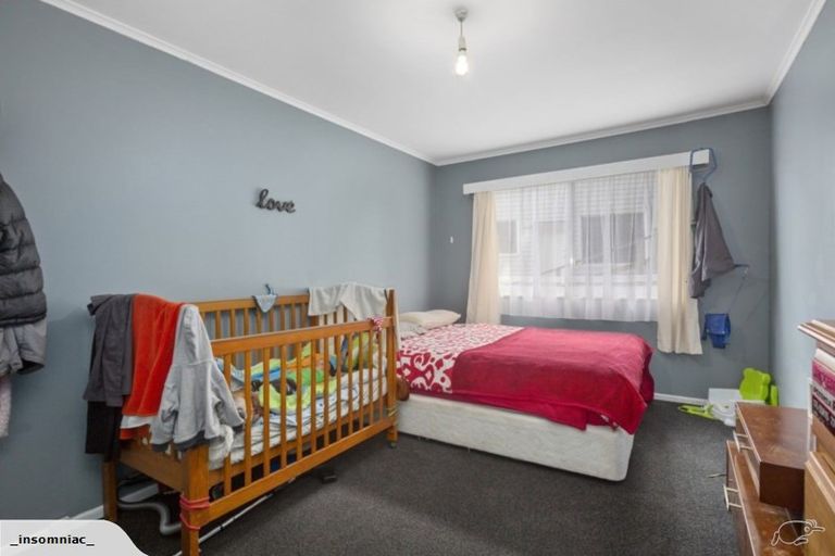 Photo of property in 8 Gahagan Way, Newlands, Wellington, 6037