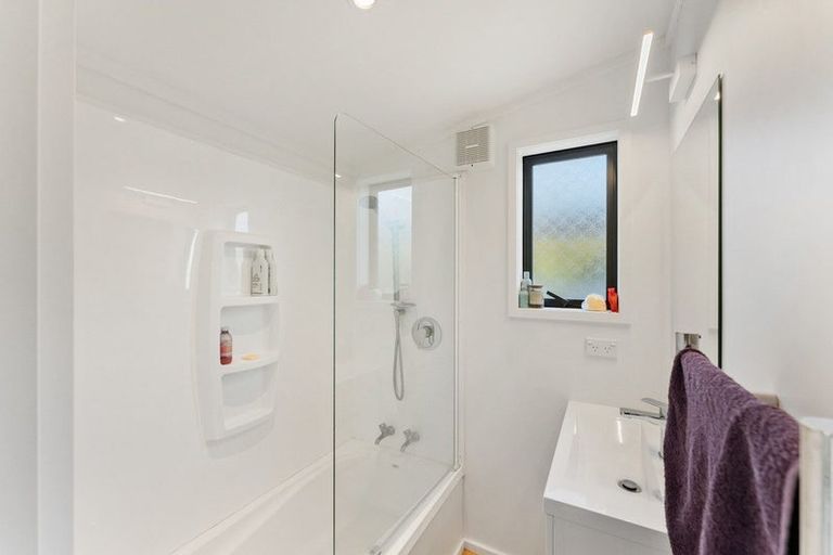 Photo of property in 5 Kaitake Place, Oakura, 4314