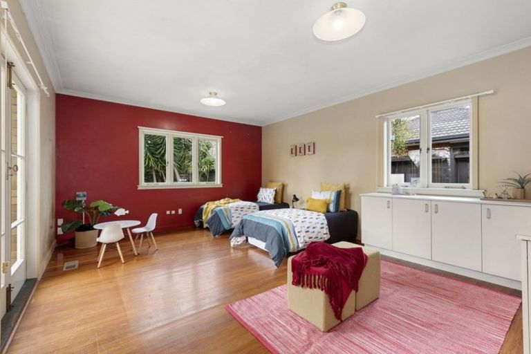 Photo of property in 8 Knighton Road, Hillcrest, Hamilton, 3216