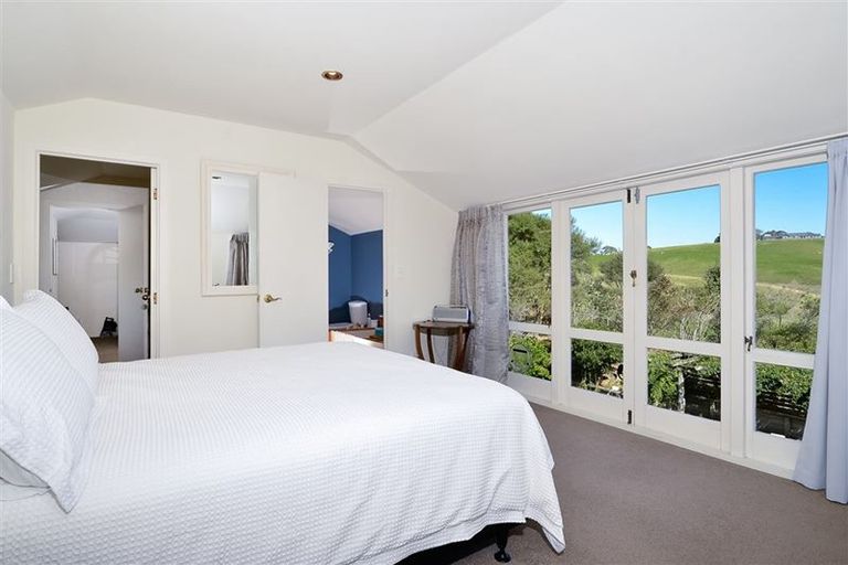 Photo of property in 344 Waitakere Road, Taupaki, Henderson, 0782