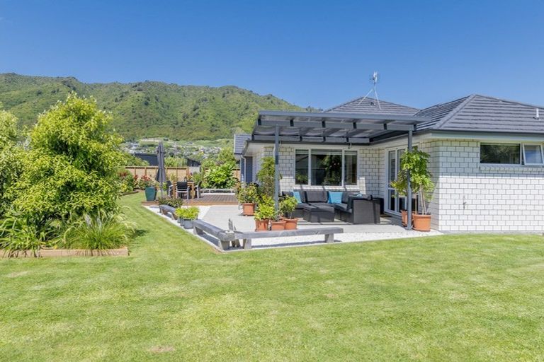 Photo of property in 83 Waipunahau Road, Waikanae, 5036