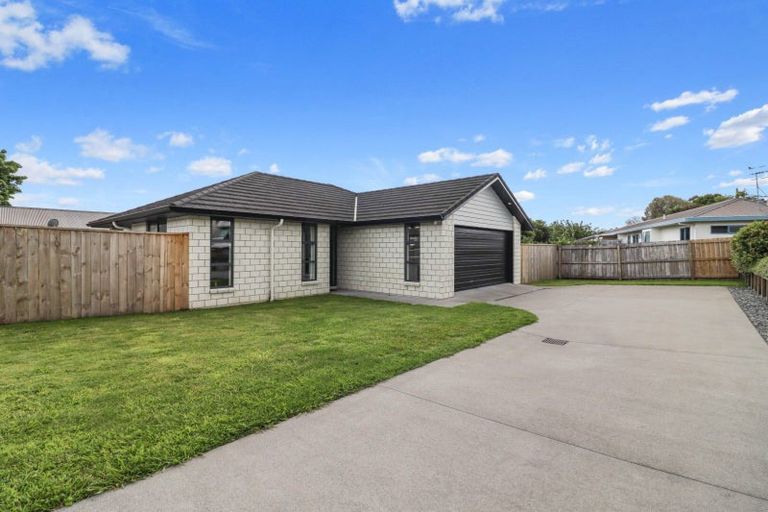 Photo of property in 22c Clive Road, Katikati, 3129