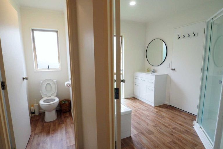 Photo of property in 50a Kitchener Road, Waiuku, 2123