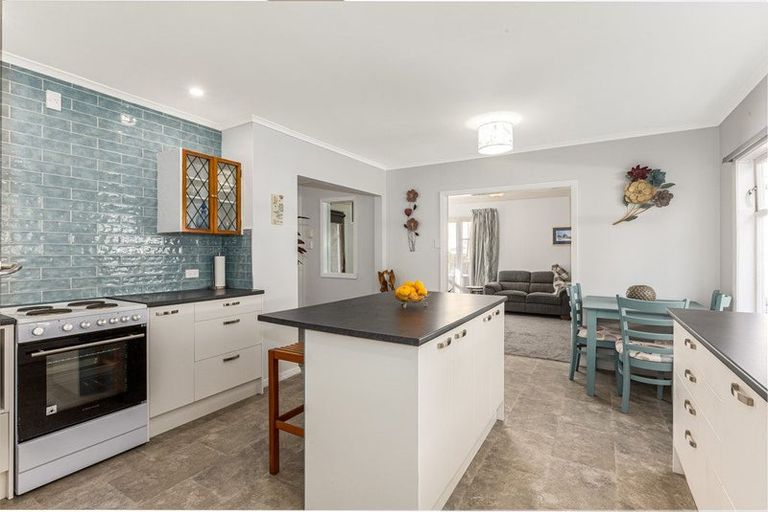 Photo of property in 106 Hine Road, Wainuiomata, Lower Hutt, 5014