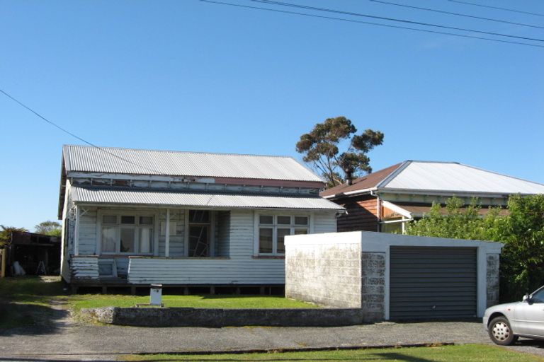 Photo of property in 49 Wakefield Street, Westport, 7825