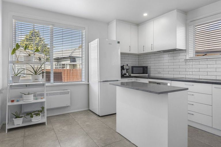 Photo of property in 3/211 Aldwins Road, Phillipstown, Christchurch, 8062