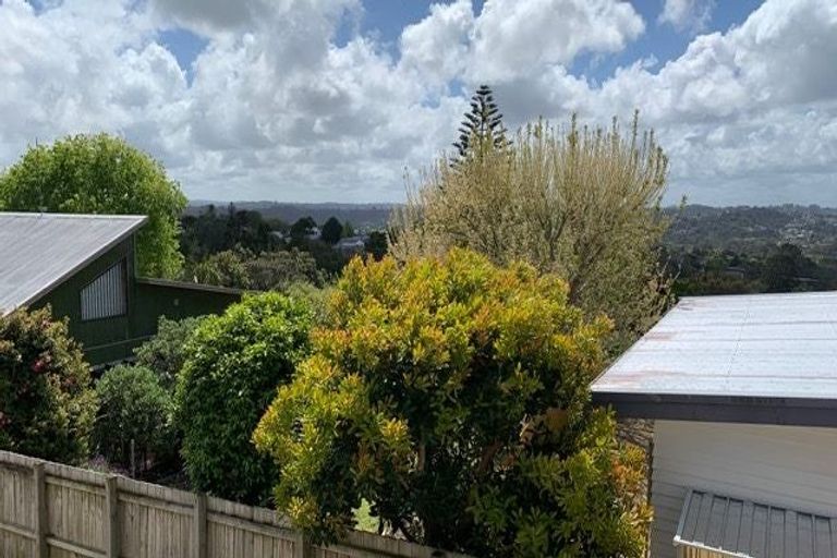 Photo of property in 1/10 Verbena Road, Birkdale, Auckland, 0626