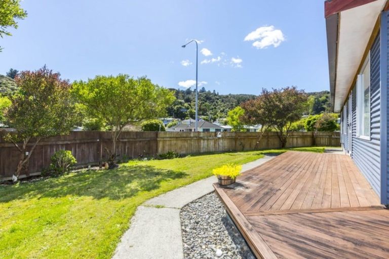 Photo of property in 50 Stokes Valley Road, Stokes Valley, Lower Hutt, 5019