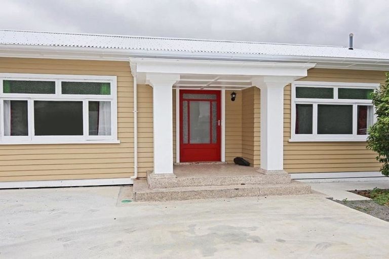 Photo of property in 512 Eastbourne Street East, Hastings, 4122