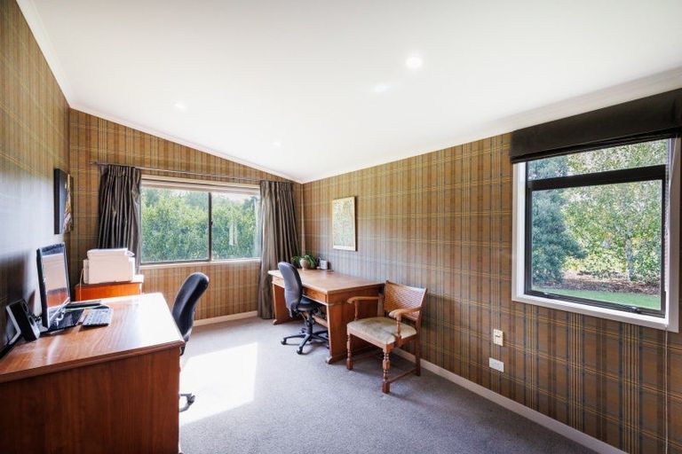 Photo of property in 291 Napier Road, Kelvin Grove, Palmerston North, 4470