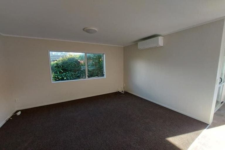 Photo of property in 2/16 Tuatara Drive, Te Kamo, Whangarei, 0112