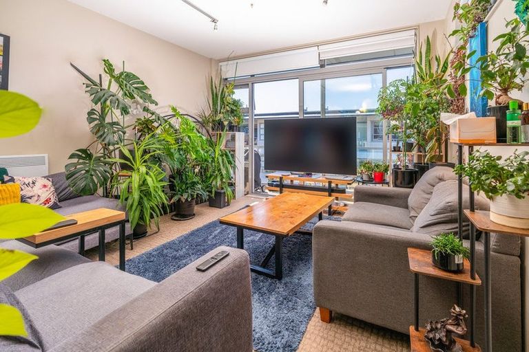 Photo of property in Revolucion Apartments, 404/28s Torrens Terrace, Mount Cook, Wellington, 6011