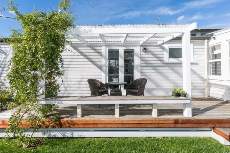 Photo of property in 105 Georges Drive, Napier South, Napier, 4110