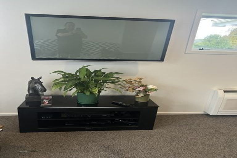 Photo of property in 16 Wingate Street, Redwood, Christchurch, 8051