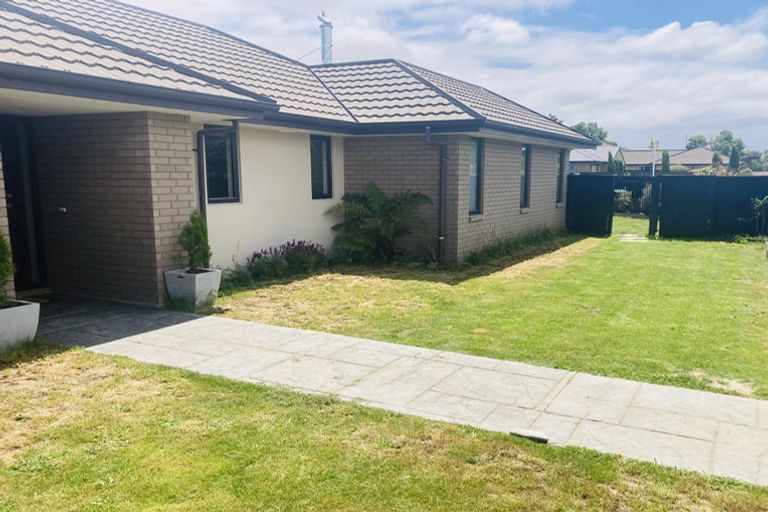 Photo of property in 10 Devlin Avenue, Rangiora, 7400