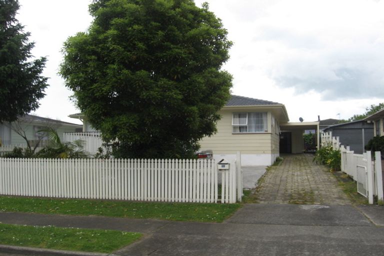 Photo of property in 17 Mon Desir Place, Manurewa, Auckland, 2102