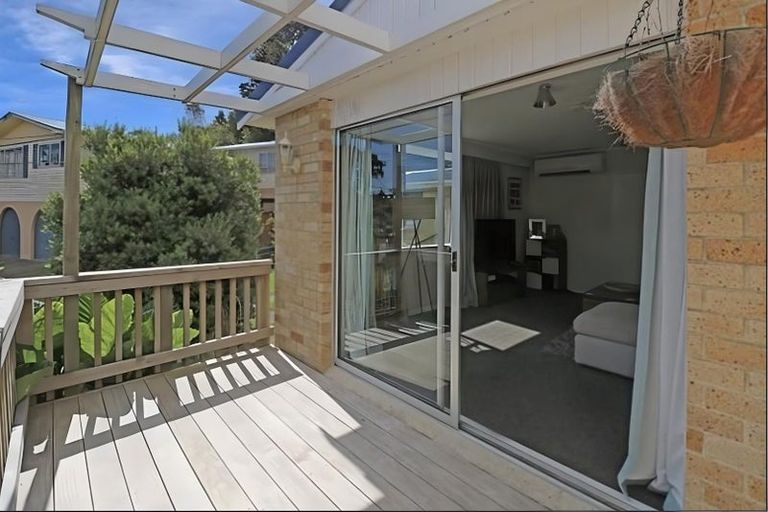 Photo of property in 1/11 Lowry Crescent, Stokes Valley, Lower Hutt, 5019