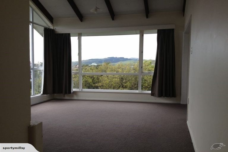 Photo of property in 89 Ruskin Road, Newlands, Wellington, 6037
