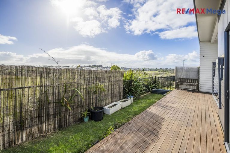 Photo of property in 31 Tuuhura Road, Pukekohe, 2120