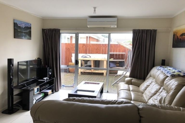 Photo of property in 3/5 Glen Road, Browns Bay, Auckland, 0630