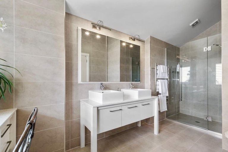 Photo of property in 25 Panorama Heights, Orewa, 0931