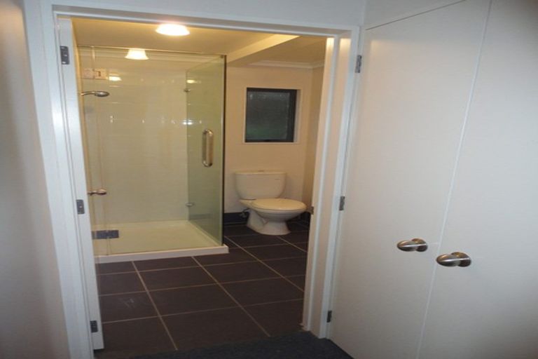 Photo of property in 20 Bryers Place, Bayview, Auckland, 0629