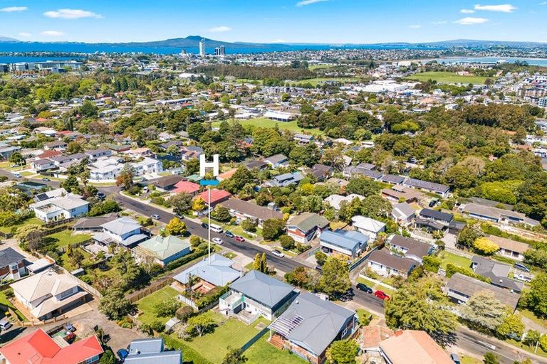 Photo of property in 39 Holland Road, Hillcrest, Auckland, 0627