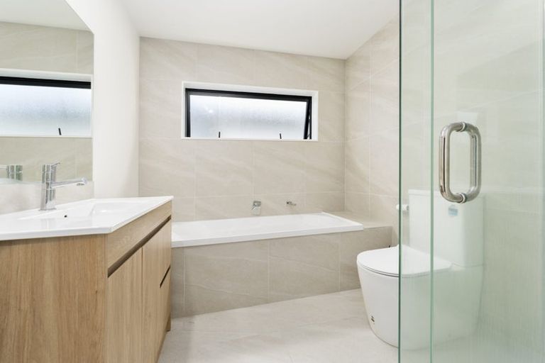 Photo of property in 54c Chilcott Road, Henderson, Auckland, 0612