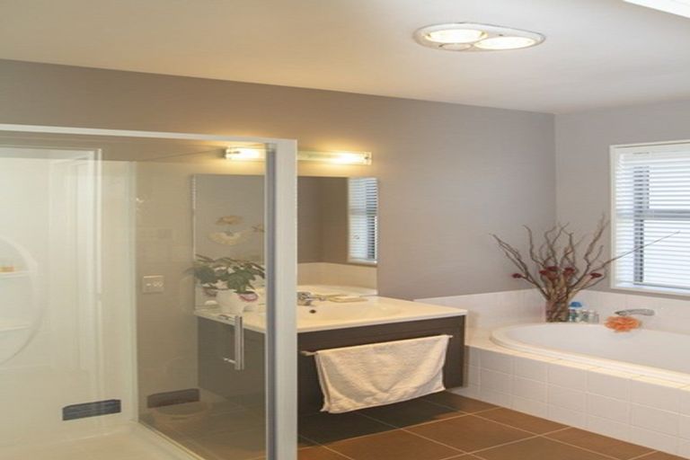 Photo of property in 5a Dovedale Avenue, Ilam, Christchurch, 8041