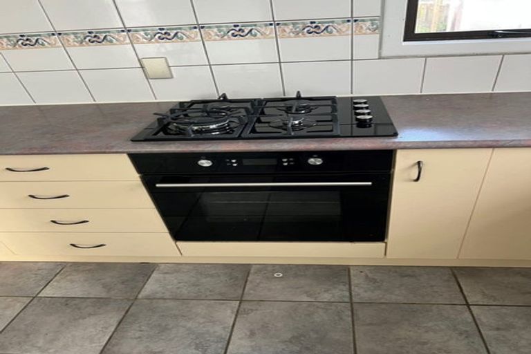 Photo of property in 10 Wallace Road, Mangere Bridge, Auckland, 2022