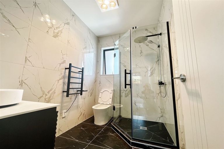 Photo of property in 2b Marina Road, Torbay, Auckland, 0630