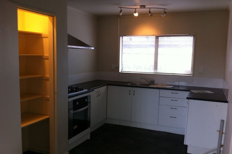 Photo of property in 61a Farquhar Road, Glendene, Auckland, 0602