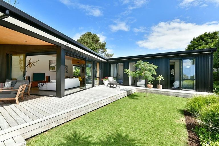 Photo of property in 59 The Circle, Manly, Whangaparaoa, 0930