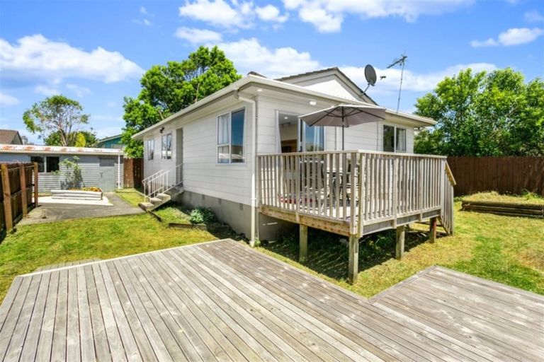 Photo of property in 2/11 Dalmatia Place, Henderson, Auckland, 0612