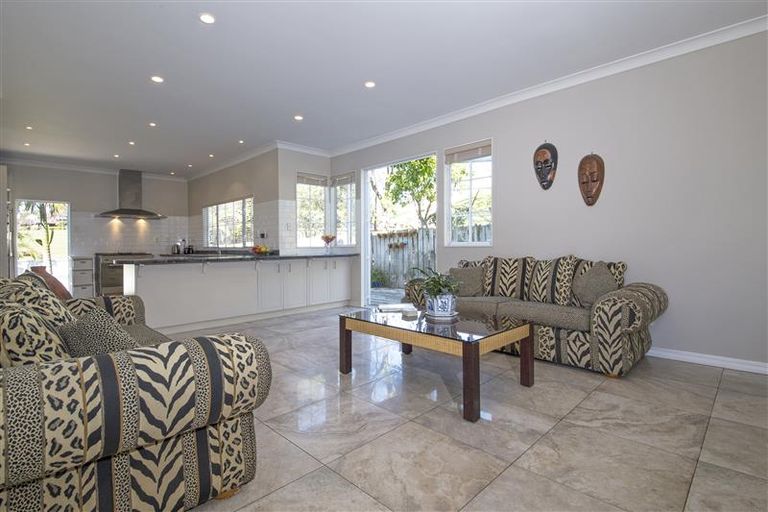 Photo of property in 13 Belvedere Court, West Harbour, Auckland, 0618