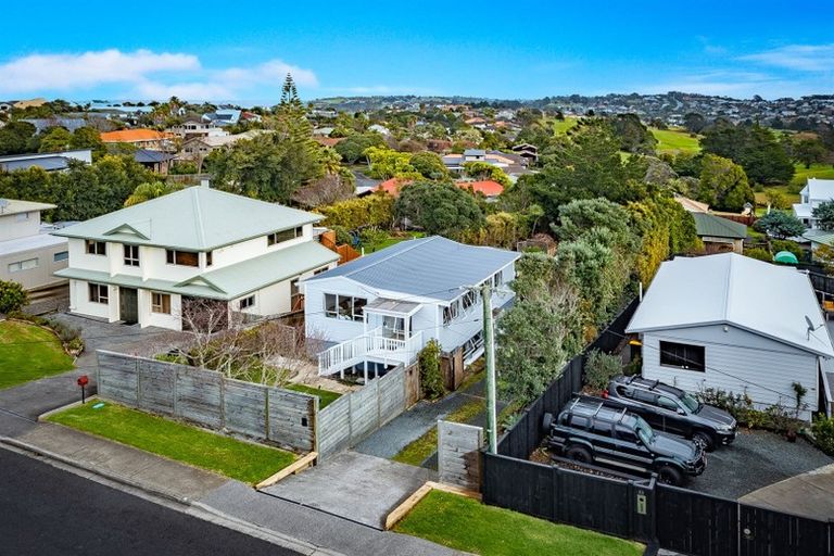 Photo of property in 45 Shakespear Road, Army Bay, Whangaparaoa, 0930