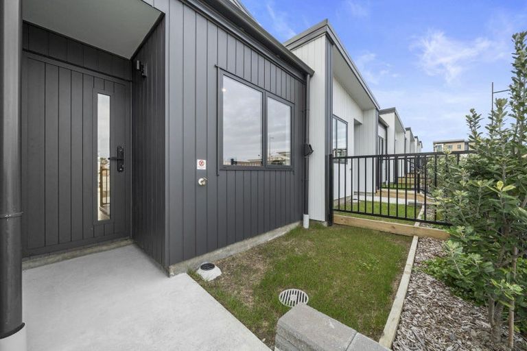 Photo of property in 2/4 Glenburn Road, Hobsonville, 0616