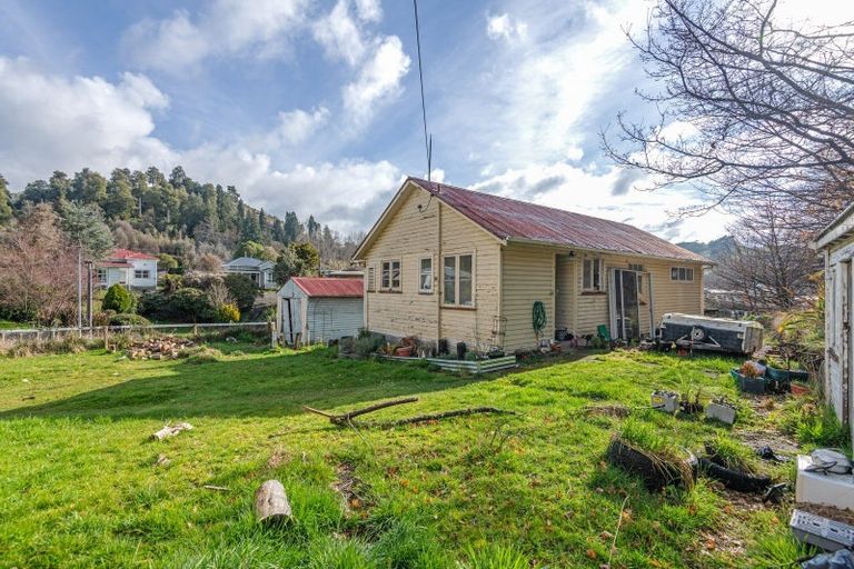 Photo of property in 140/142 Hautapu Street, Taihape, 4720