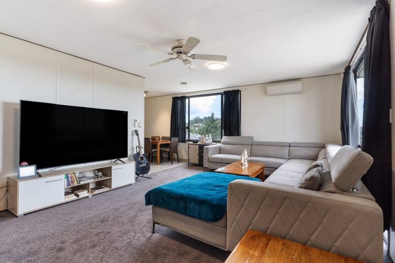 Photo of property in 2b Grenadine Place, Unsworth Heights, Auckland, 0632