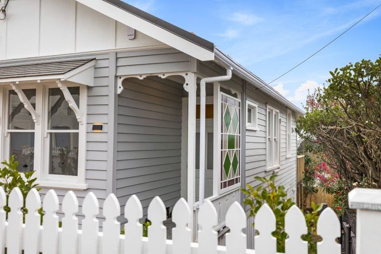 Photo of property in 94 Calliope Road, Stanley Point, Auckland, 0624