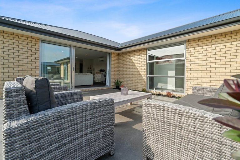 Photo of property in 76 Stationmasters Way, Prebbleton, 7604