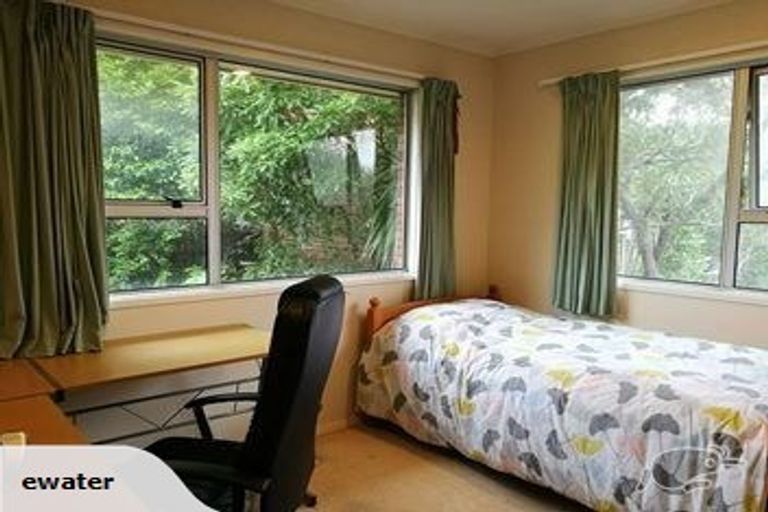 Photo of property in 63 Lynden Avenue, Hillcrest, Auckland, 0627