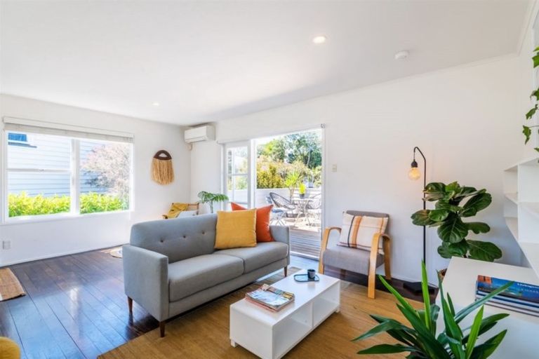 Photo of property in 18 Cassino Street, Bayswater, Auckland, 0622