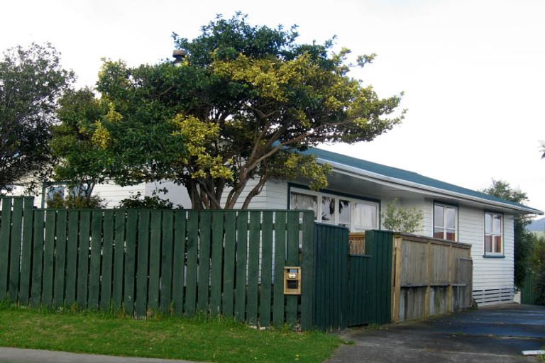 Photo of property in 22 Walton Road, Paraparaumu Beach, Paraparaumu, 5032